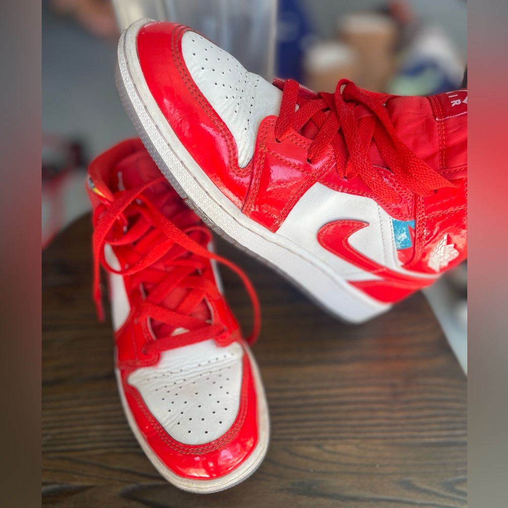 Boys Air Jordan’s. Size 4. Excellent condition.